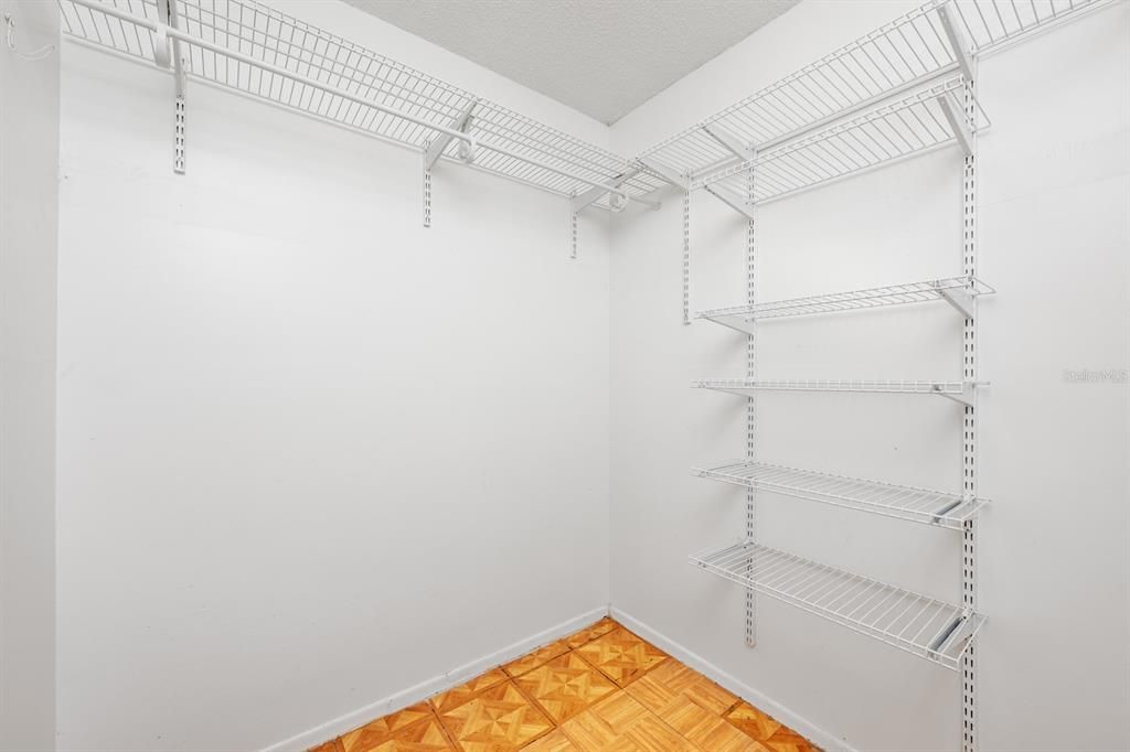 Под контрактом: $355,000 (3 спален, 2 ванн, 1260 Квадратных фут)