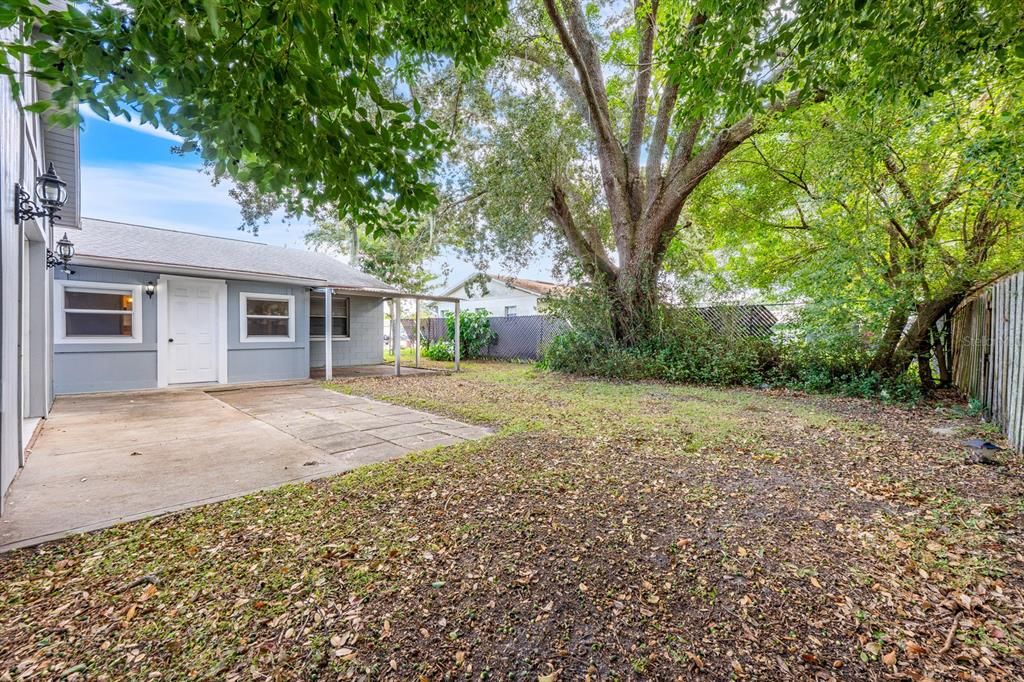 Под контрактом: $355,000 (3 спален, 2 ванн, 1260 Квадратных фут)