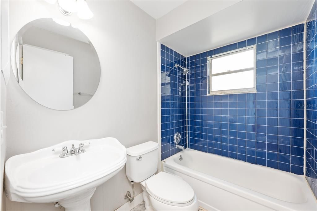 Под контрактом: $355,000 (3 спален, 2 ванн, 1260 Квадратных фут)