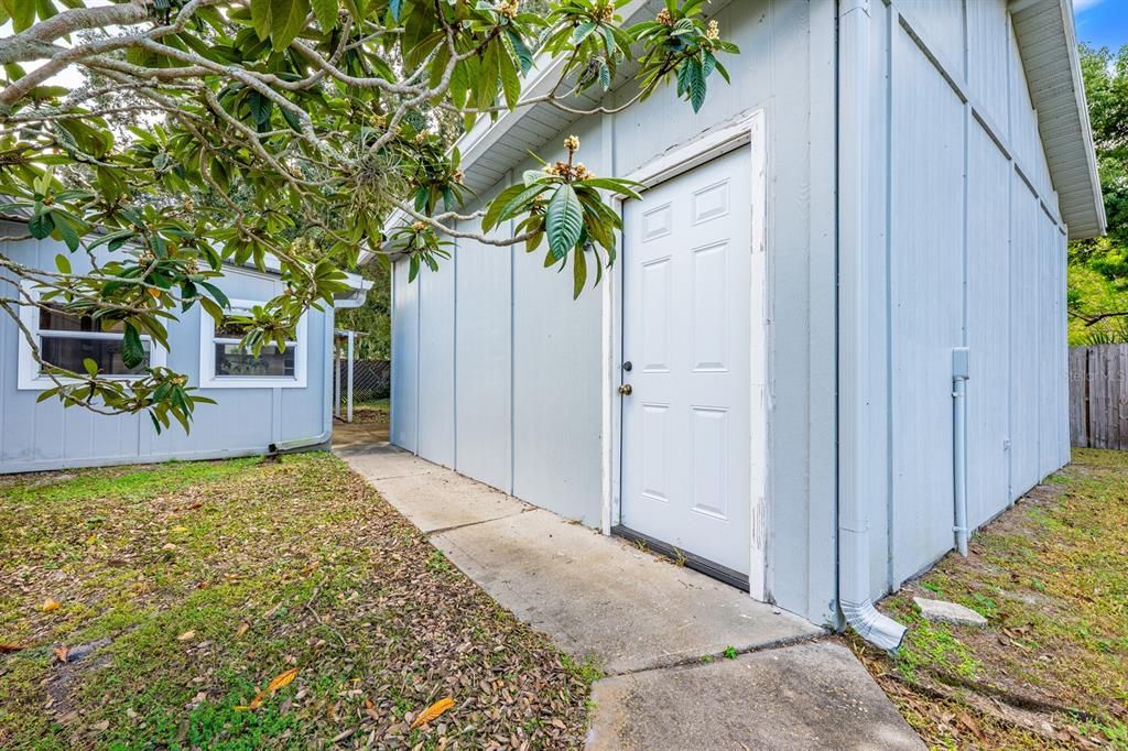 Под контрактом: $355,000 (3 спален, 2 ванн, 1260 Квадратных фут)