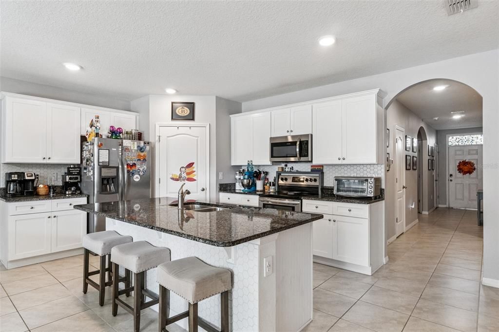 For Sale: $379,000 (4 beds, 2 baths, 1846 Square Feet)