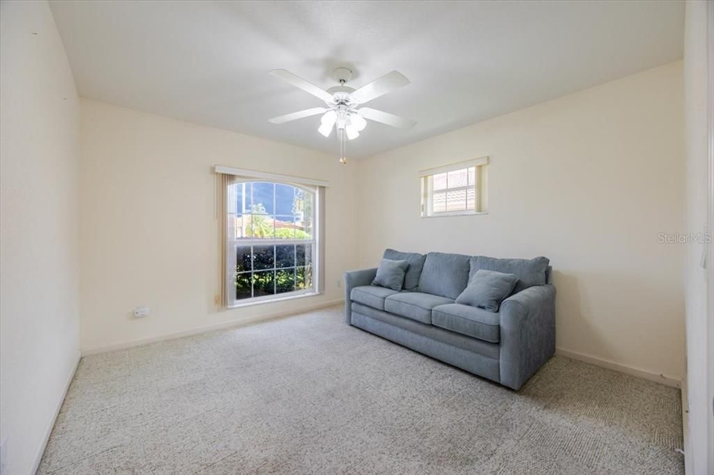 Active With Contract: $250,000 (2 beds, 2 baths, 1395 Square Feet)