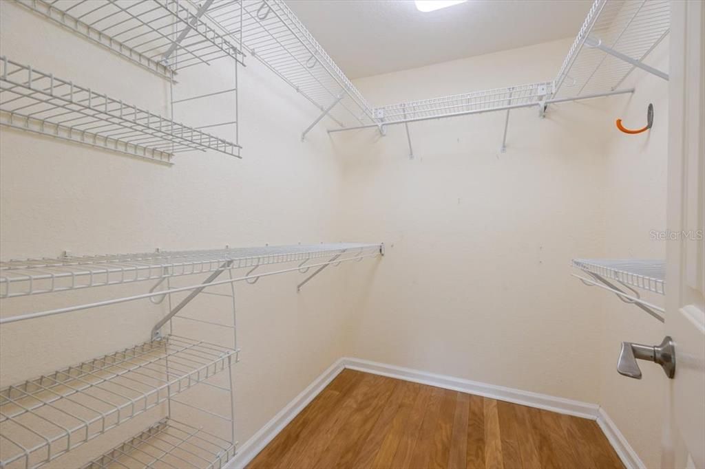 Active With Contract: $250,000 (2 beds, 2 baths, 1395 Square Feet)