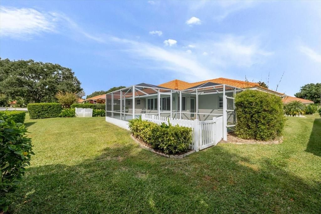 Active With Contract: $250,000 (2 beds, 2 baths, 1395 Square Feet)