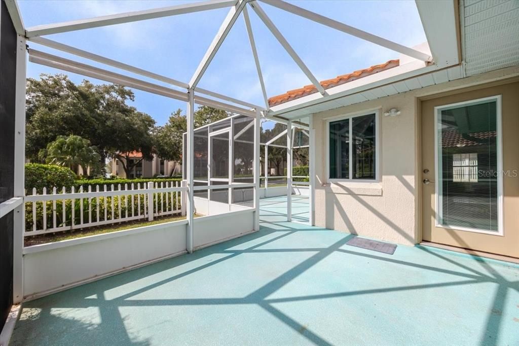 Active With Contract: $250,000 (2 beds, 2 baths, 1395 Square Feet)