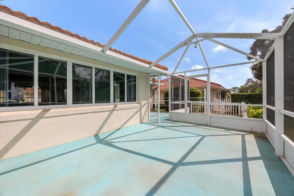 Active With Contract: $250,000 (2 beds, 2 baths, 1395 Square Feet)