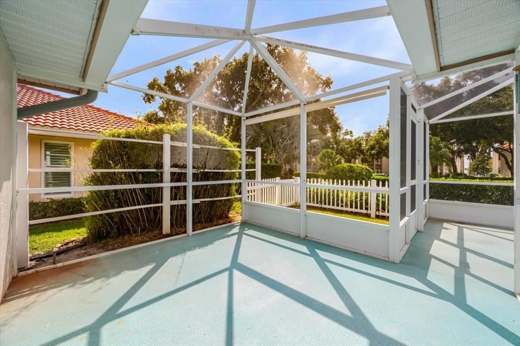 Active With Contract: $250,000 (2 beds, 2 baths, 1395 Square Feet)