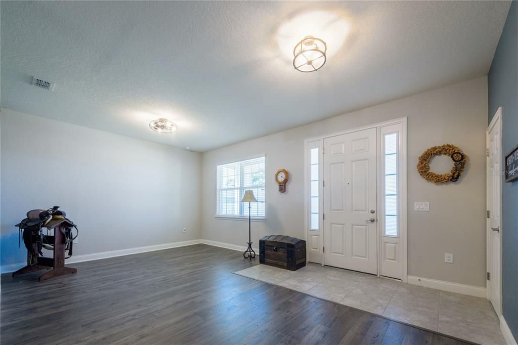 На продажу: $499,999 (4 спален, 3 ванн, 2457 Квадратных фут)