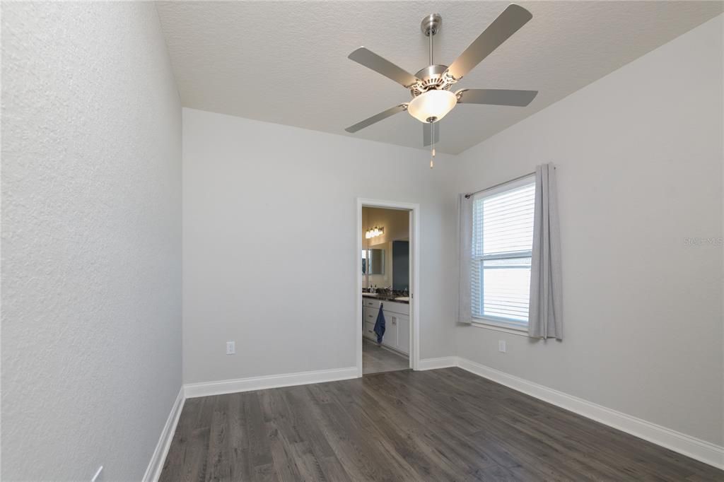 На продажу: $499,999 (4 спален, 3 ванн, 2457 Квадратных фут)