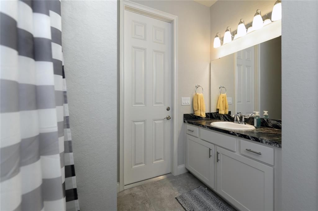 На продажу: $499,999 (4 спален, 3 ванн, 2457 Квадратных фут)