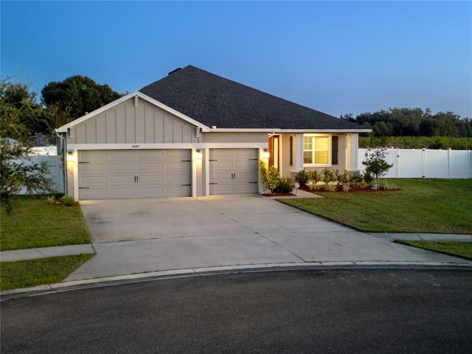 На продажу: $499,999 (4 спален, 3 ванн, 2457 Квадратных фут)