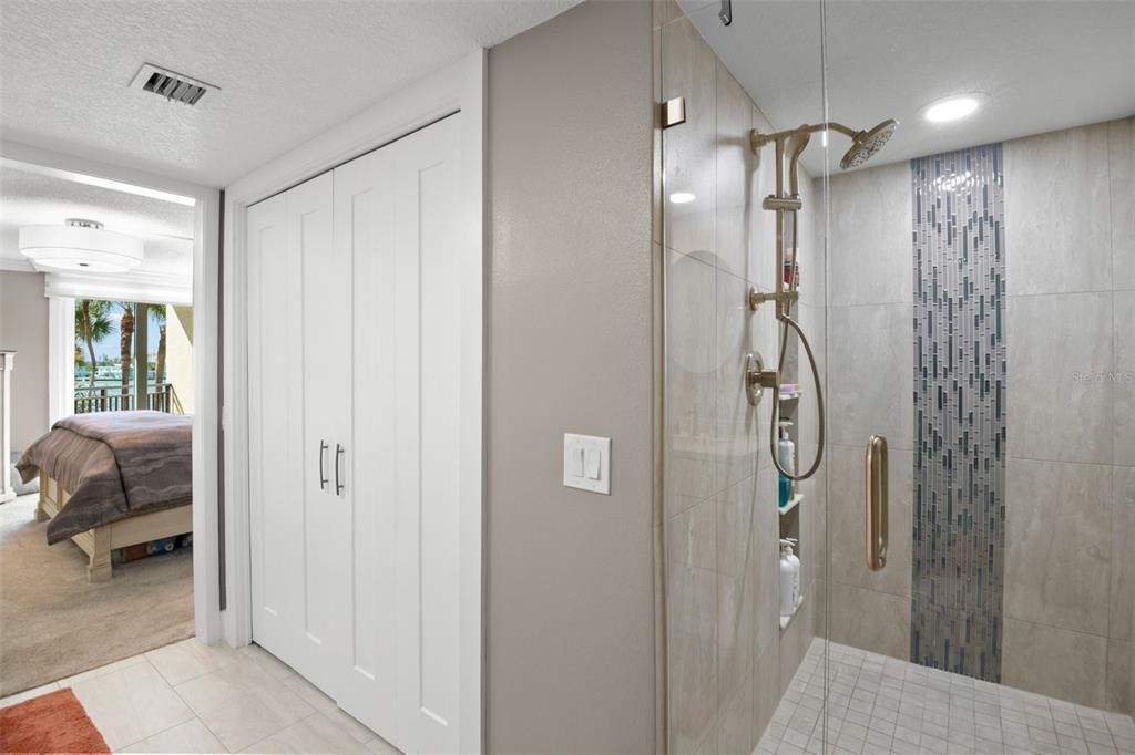 待售: $639,000 (2 贝兹, 2 浴室, 1350 平方英尺)