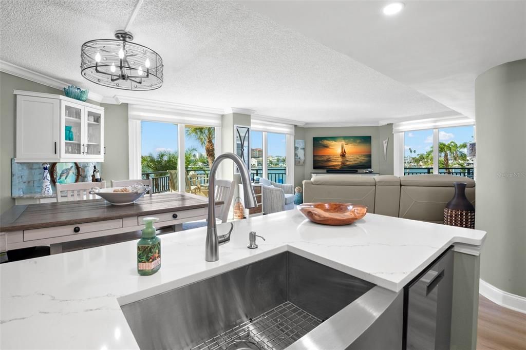 待售: $639,000 (2 贝兹, 2 浴室, 1350 平方英尺)