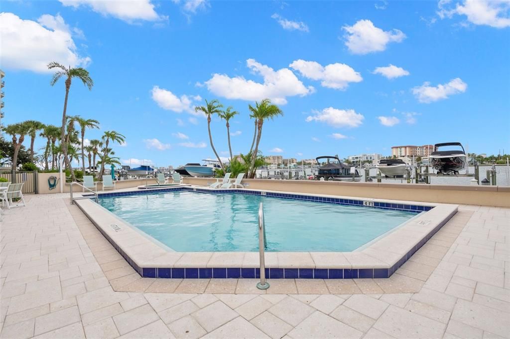 待售: $639,000 (2 贝兹, 2 浴室, 1350 平方英尺)