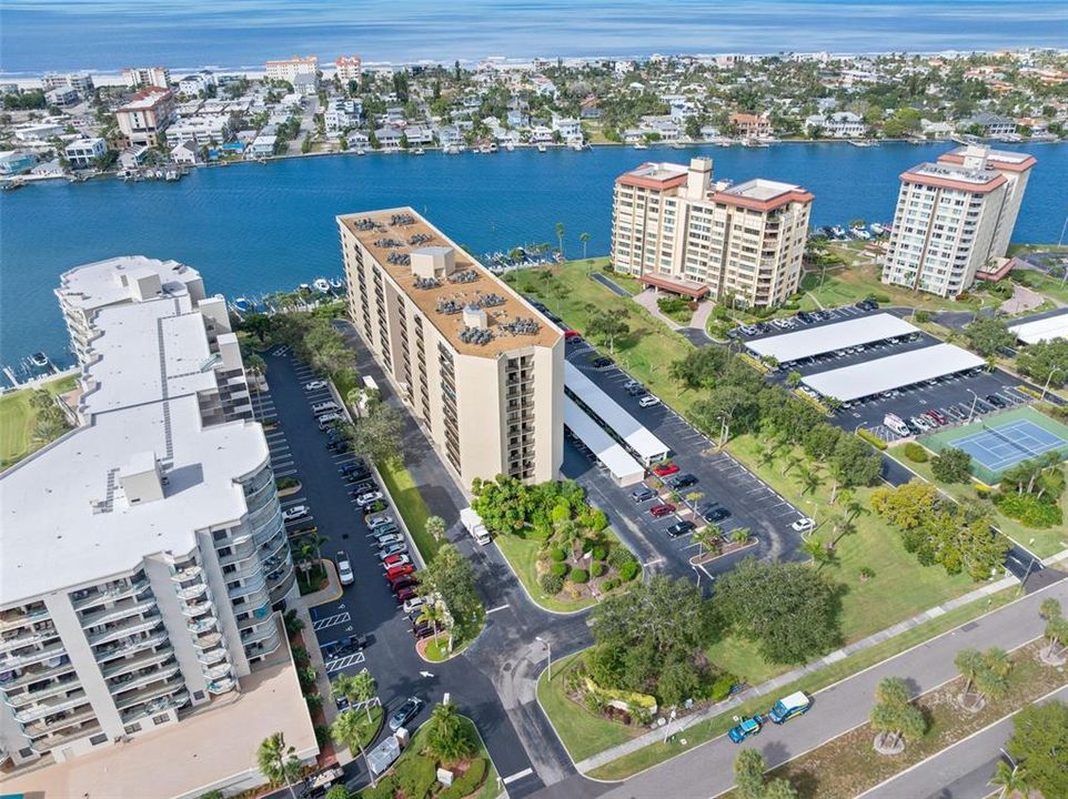 待售: $639,000 (2 贝兹, 2 浴室, 1350 平方英尺)