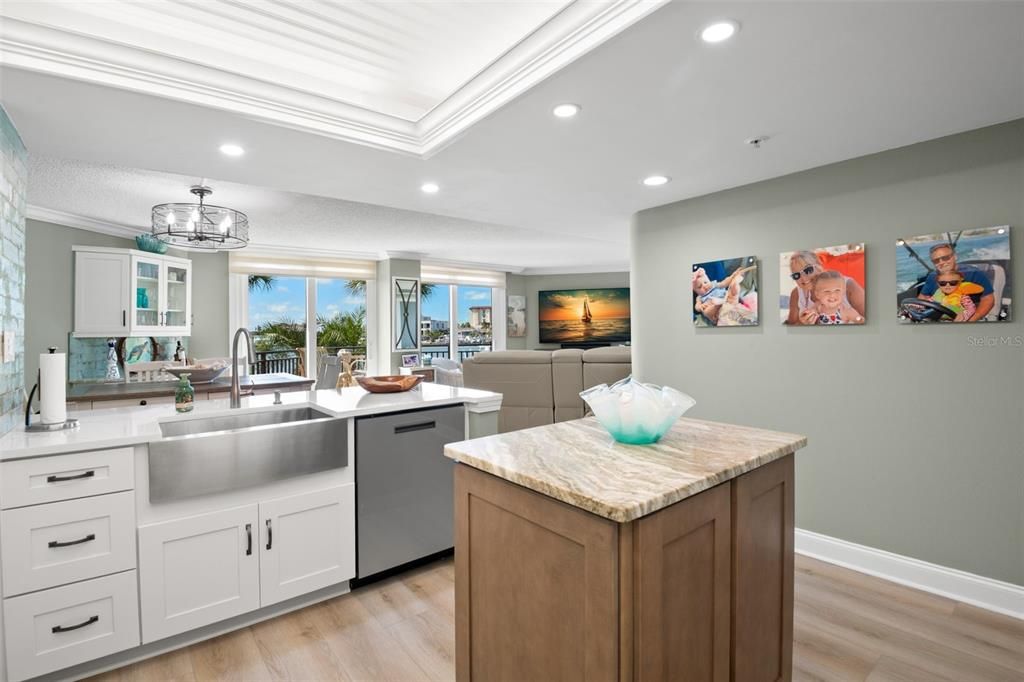 待售: $639,000 (2 贝兹, 2 浴室, 1350 平方英尺)