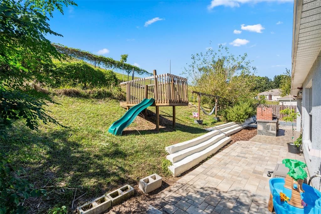 For Sale: $339,000 (3 beds, 2 baths, 1337 Square Feet)