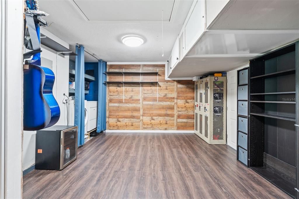 For Sale: $339,000 (3 beds, 2 baths, 1337 Square Feet)