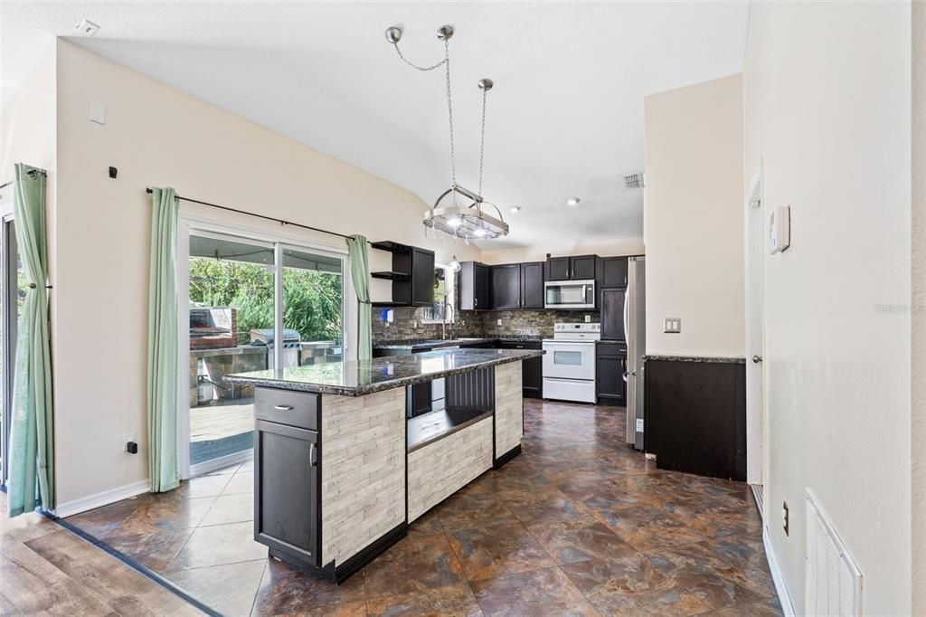 For Sale: $339,000 (3 beds, 2 baths, 1337 Square Feet)