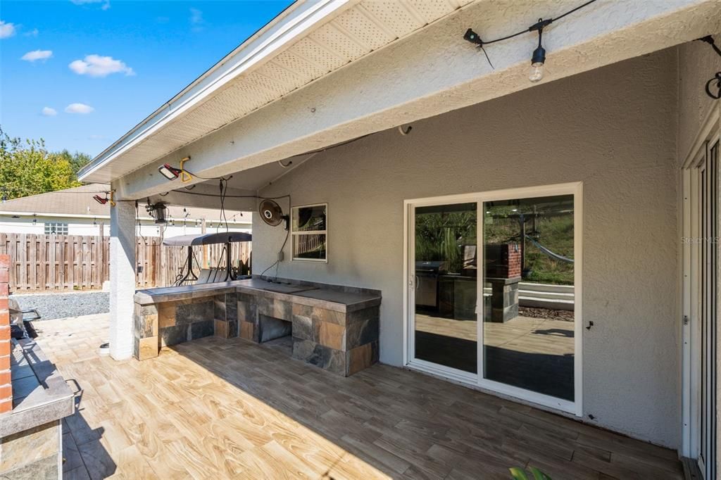 For Sale: $339,000 (3 beds, 2 baths, 1337 Square Feet)