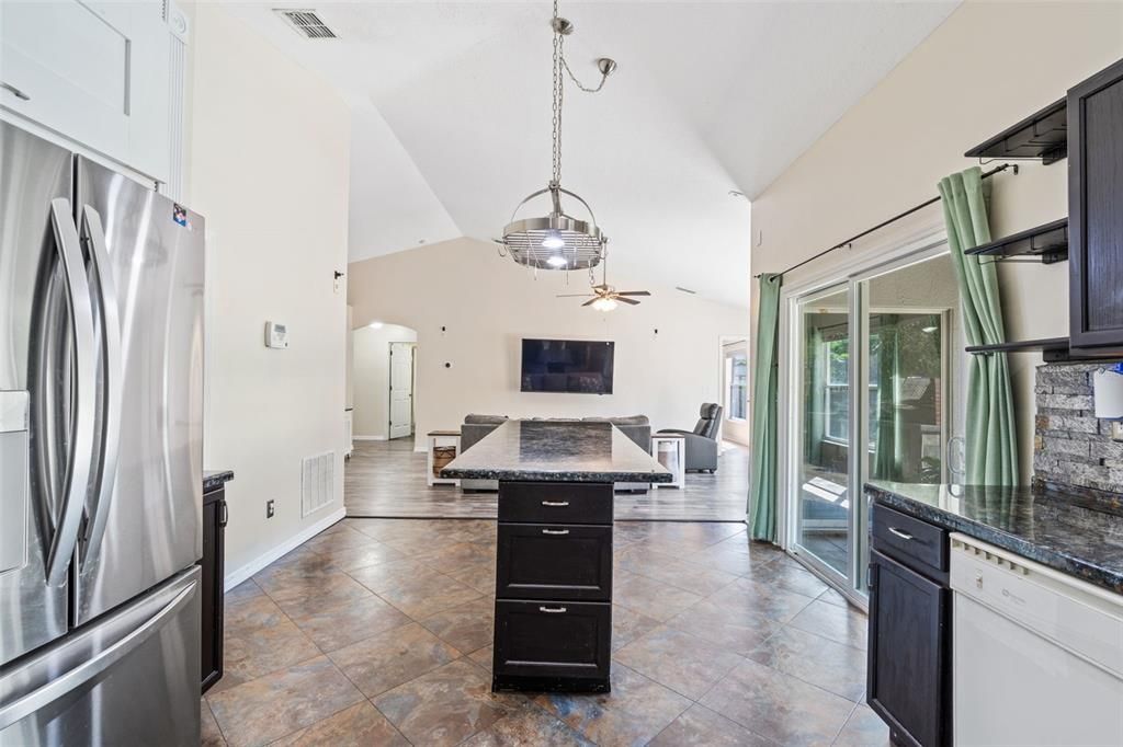 For Sale: $339,000 (3 beds, 2 baths, 1337 Square Feet)