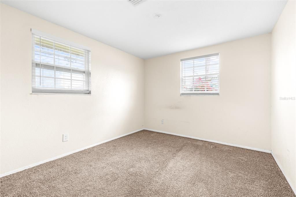 На продажу: $195,000 (2 спален, 1 ванн, 818 Квадратных фут)