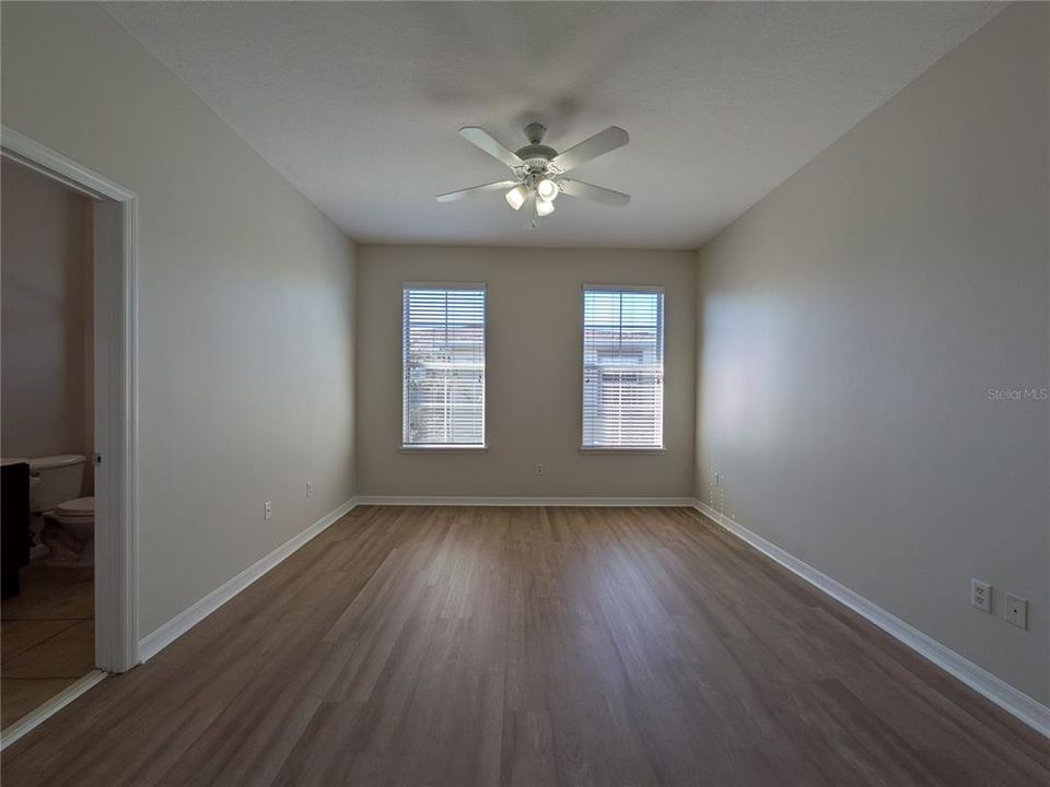 Active With Contract: $2,000 (3 beds, 2 baths, 1442 Square Feet)