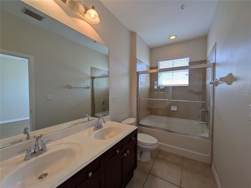 Active With Contract: $2,000 (3 beds, 2 baths, 1442 Square Feet)