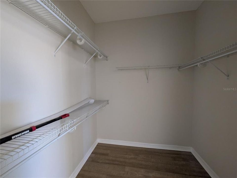 Active With Contract: $2,000 (3 beds, 2 baths, 1442 Square Feet)