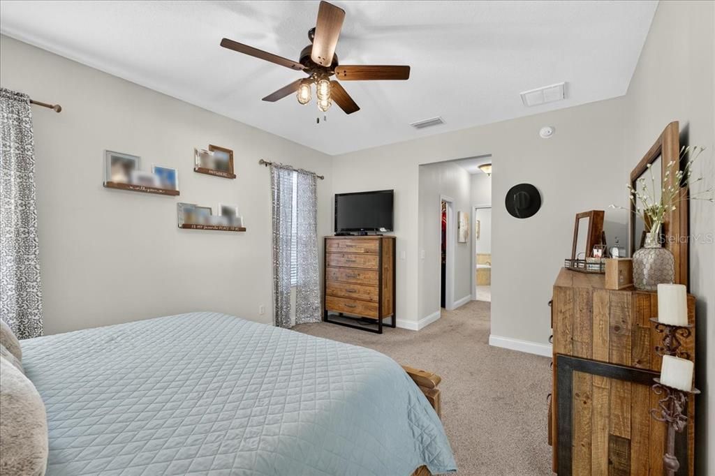 For Sale: $535,000 (4 beds, 2 baths, 2443 Square Feet)