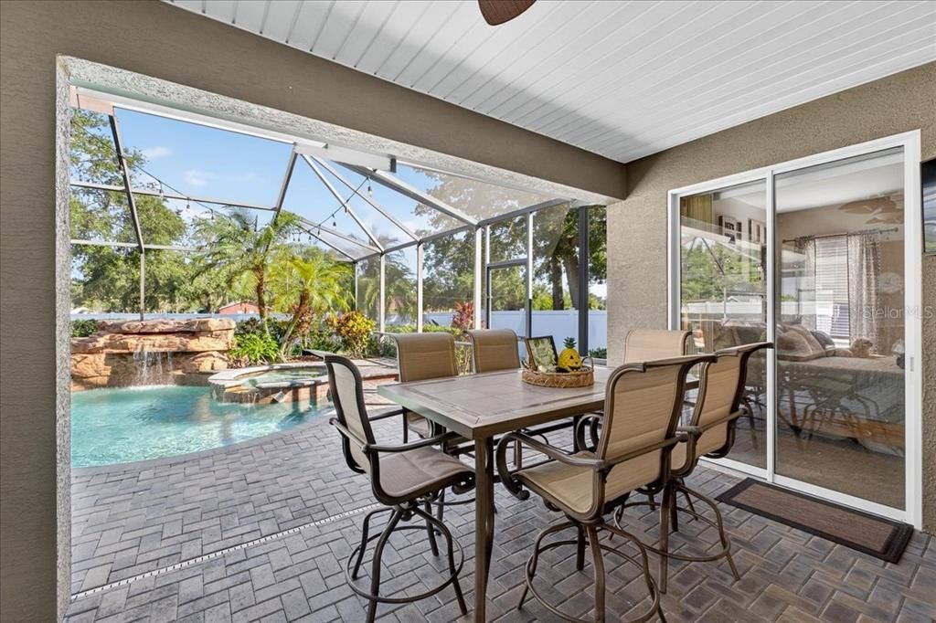 For Sale: $535,000 (4 beds, 2 baths, 2443 Square Feet)