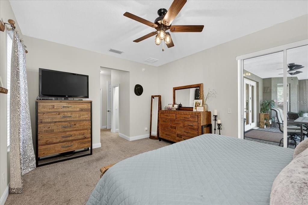 For Sale: $535,000 (4 beds, 2 baths, 2443 Square Feet)