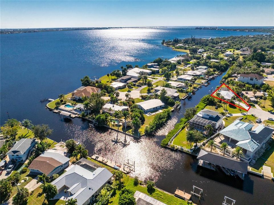 For Sale: $525,000 (2 beds, 2 baths, 1425 Square Feet)