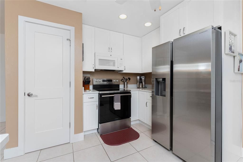 For Sale: $525,000 (2 beds, 2 baths, 1425 Square Feet)
