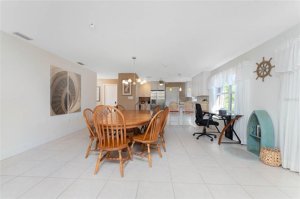 For Sale: $525,000 (2 beds, 2 baths, 1425 Square Feet)