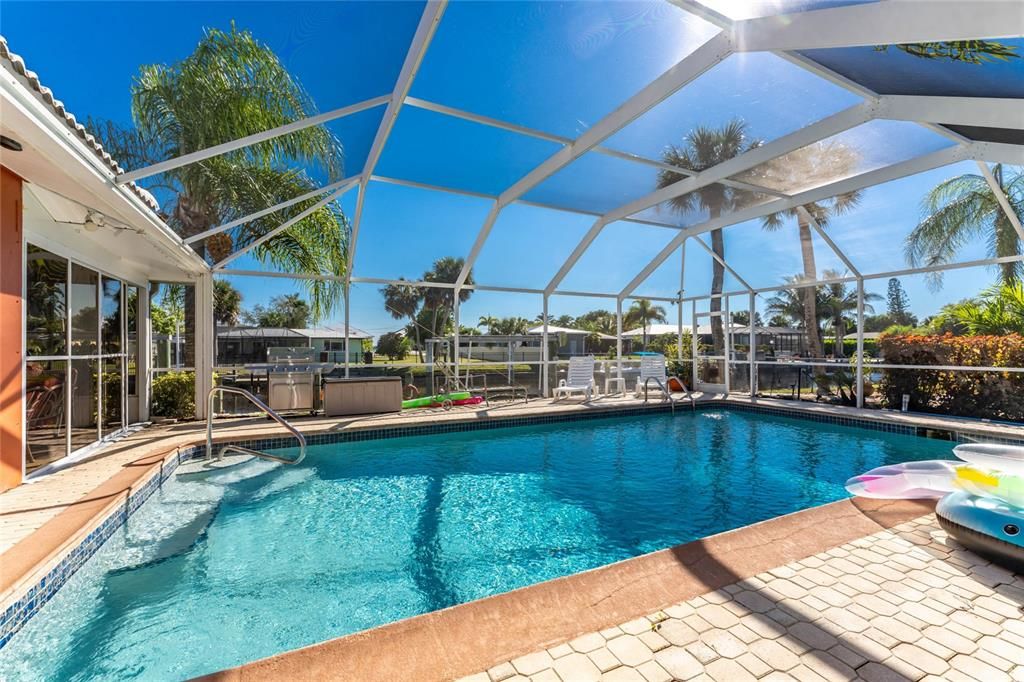 For Sale: $525,000 (2 beds, 2 baths, 1425 Square Feet)