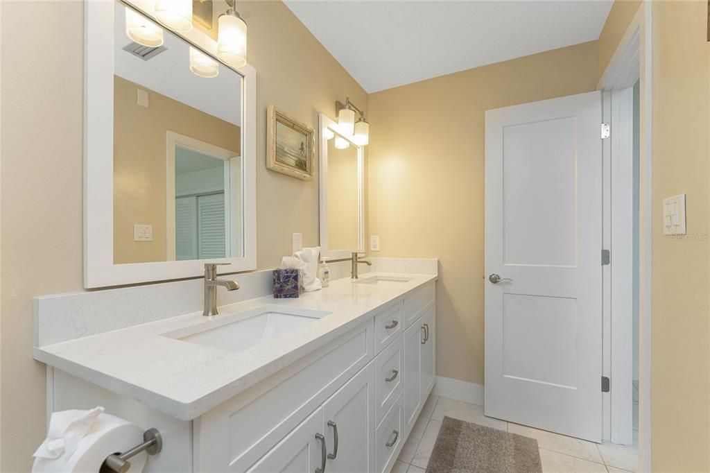 For Sale: $525,000 (2 beds, 2 baths, 1425 Square Feet)