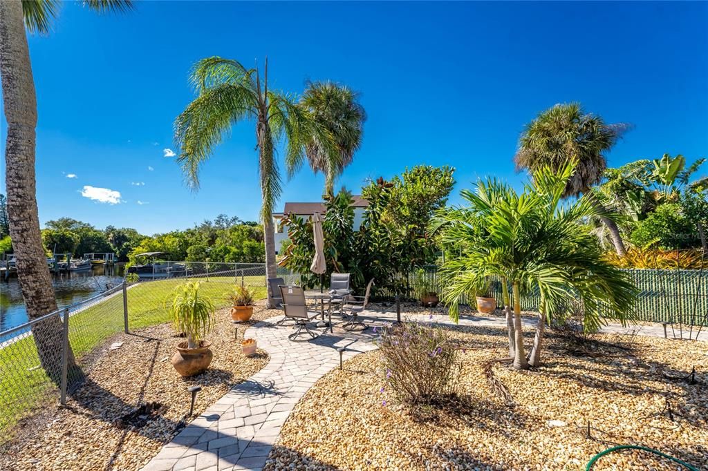 For Sale: $525,000 (2 beds, 2 baths, 1425 Square Feet)