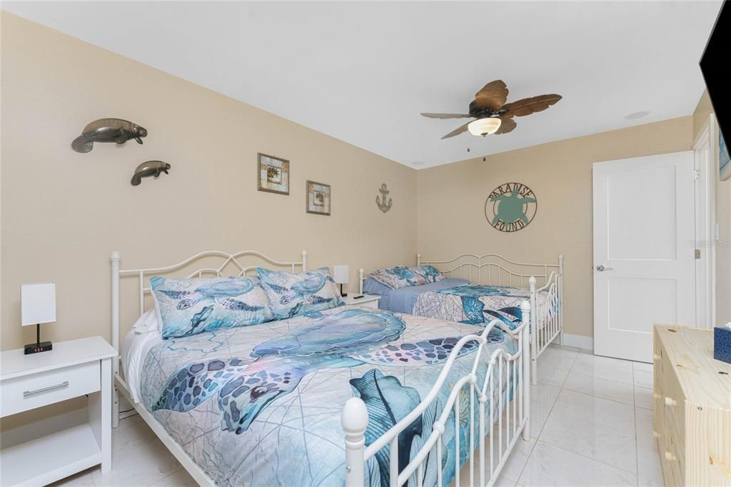 For Sale: $525,000 (2 beds, 2 baths, 1425 Square Feet)