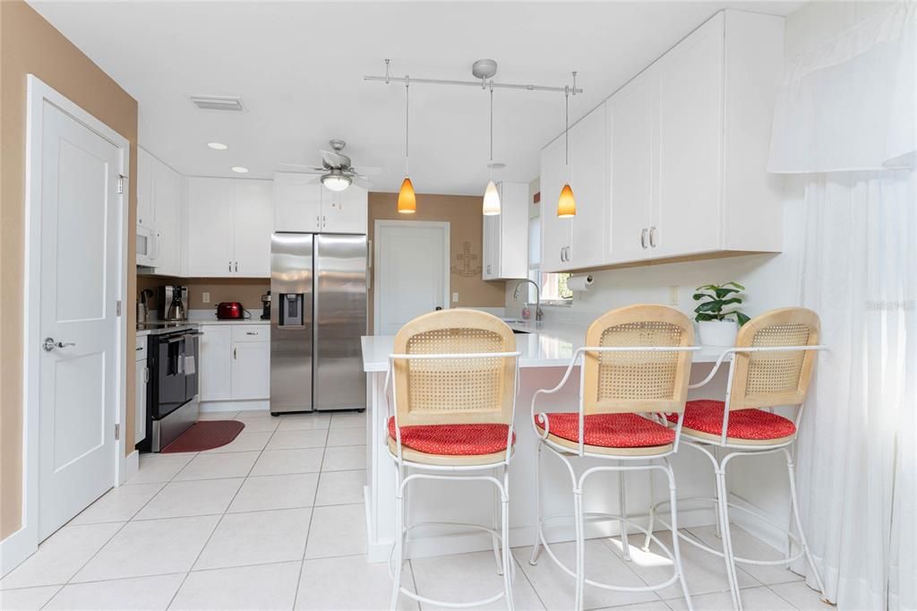 For Sale: $525,000 (2 beds, 2 baths, 1425 Square Feet)
