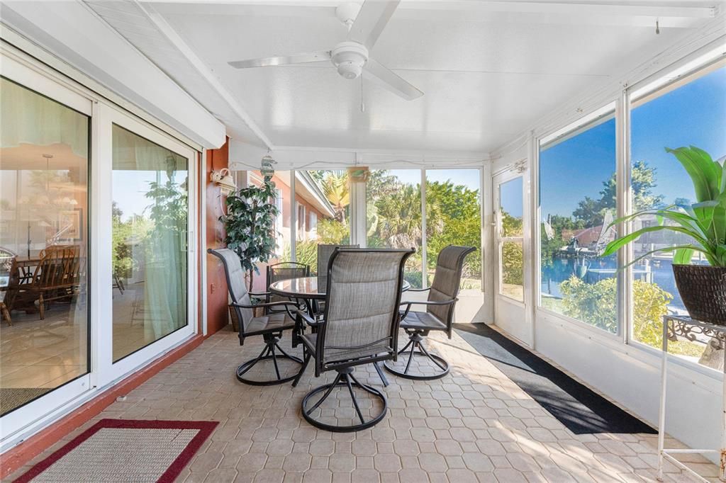 For Sale: $525,000 (2 beds, 2 baths, 1425 Square Feet)