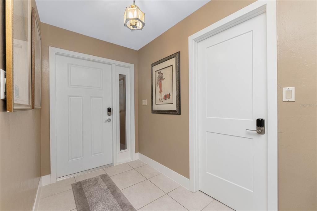 For Sale: $525,000 (2 beds, 2 baths, 1425 Square Feet)