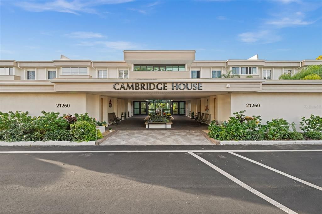 На продажу: $160,000 (2 спален, 2 ванн, 919 Квадратных фут)