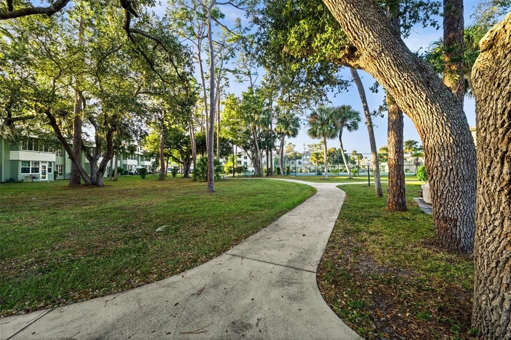 На продажу: $160,000 (2 спален, 2 ванн, 919 Квадратных фут)