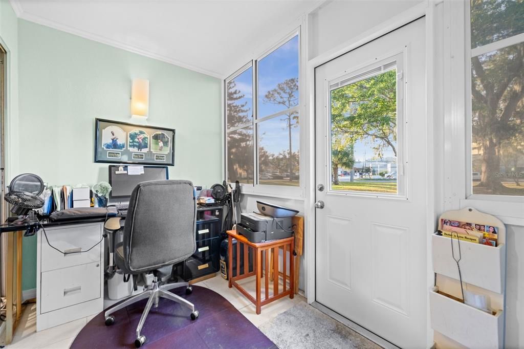 На продажу: $160,000 (2 спален, 2 ванн, 919 Квадратных фут)