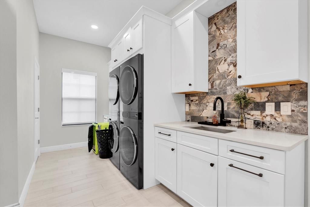 Active With Contract: $1,450,000 (6 beds, 5 baths, 4619 Square Feet)