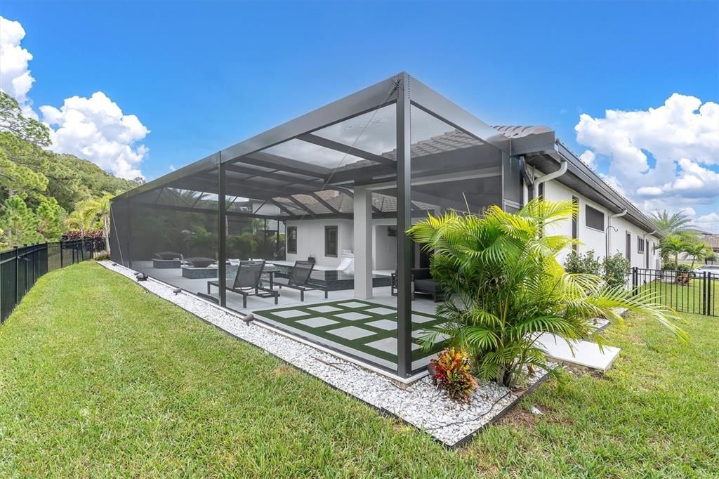 Active With Contract: $1,450,000 (6 beds, 5 baths, 4619 Square Feet)