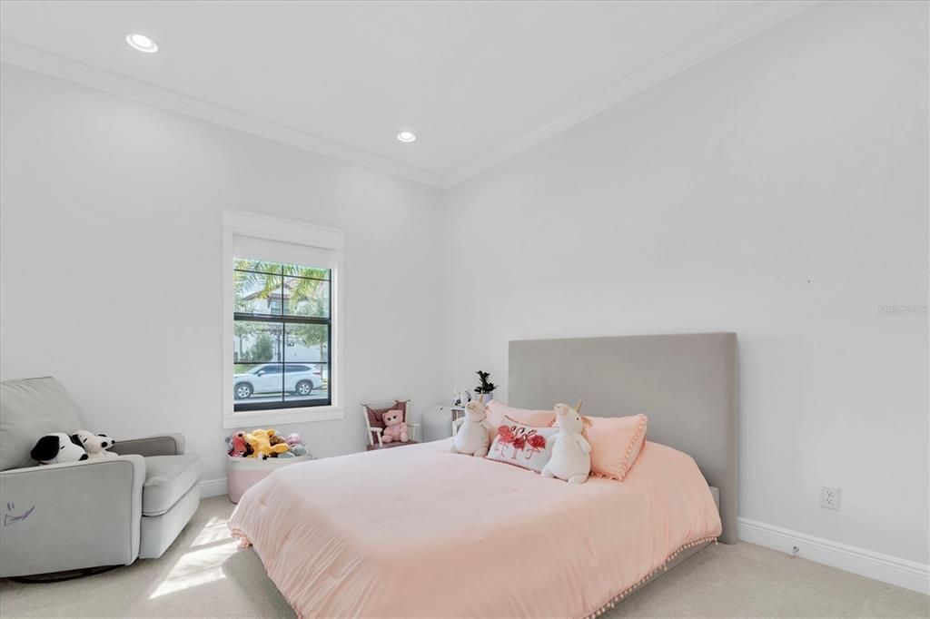 Active With Contract: $1,450,000 (6 beds, 5 baths, 4619 Square Feet)