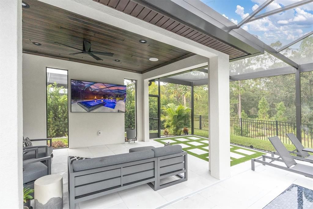 Active With Contract: $1,450,000 (6 beds, 5 baths, 4619 Square Feet)