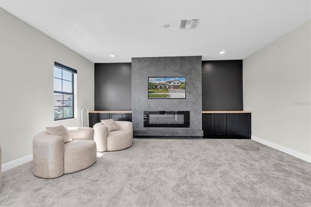 Active With Contract: $1,450,000 (6 beds, 5 baths, 4619 Square Feet)